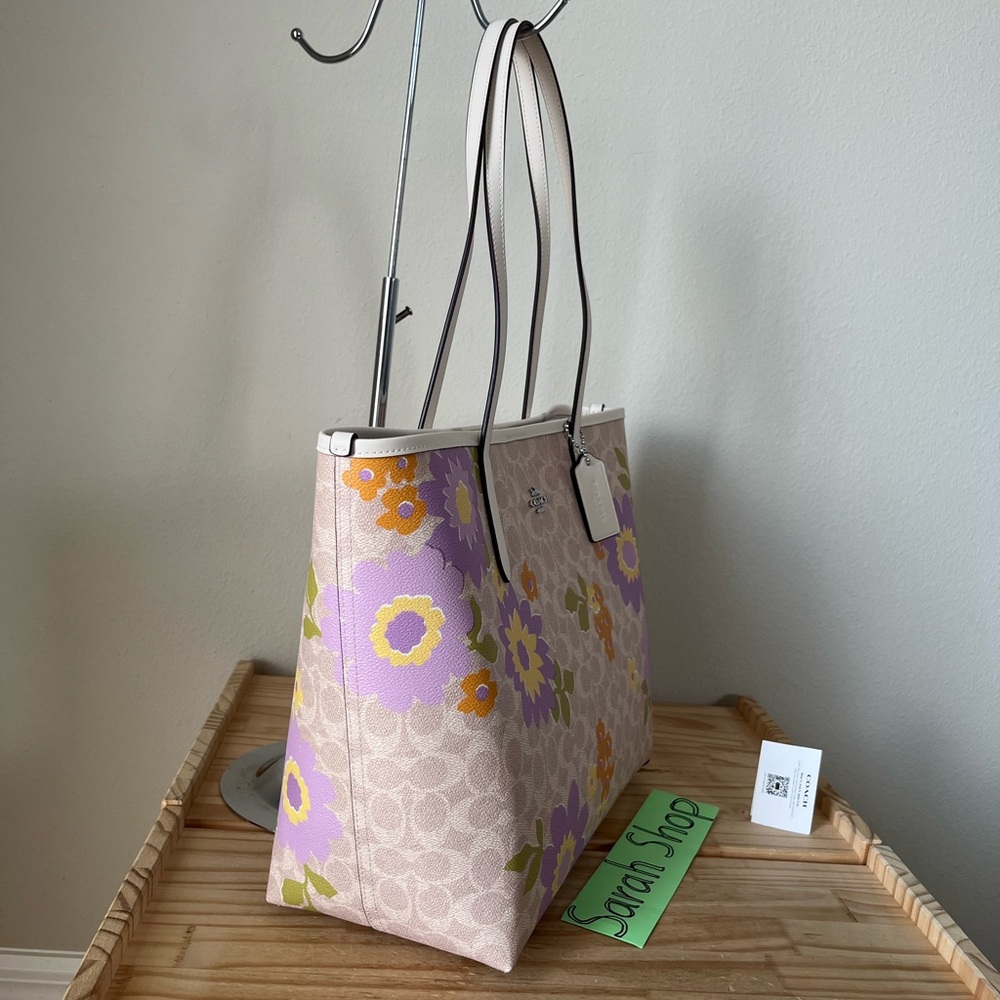 ✅Coach City Tote In Signature Floral - Picture 3 of 13